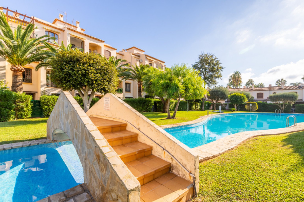 Se vende Adosada de 3 dormitorios en Costa Blanca, Alicante, España