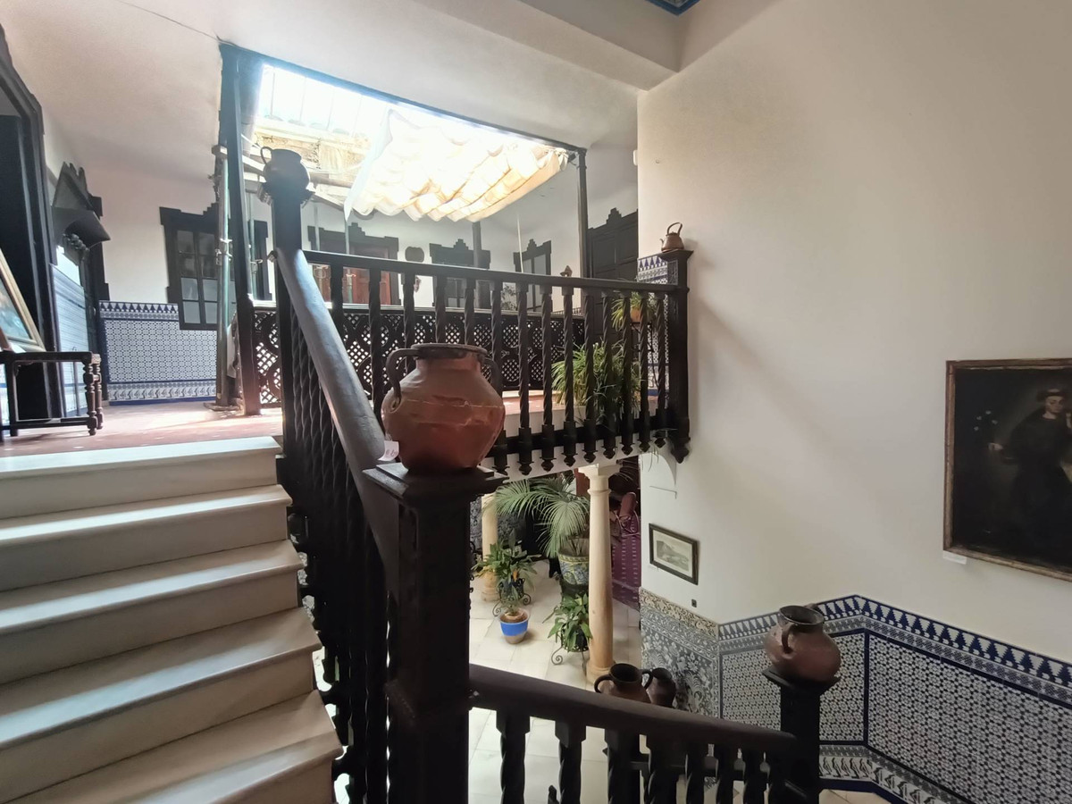8 Bed Townhouse for sale in Ronda Costa Del Sol, Málaga, Spain