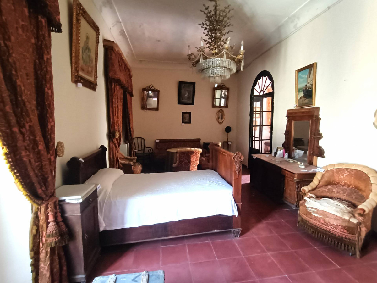 8 Bed Townhouse for sale in Ronda Costa Del Sol, Málaga, Spain