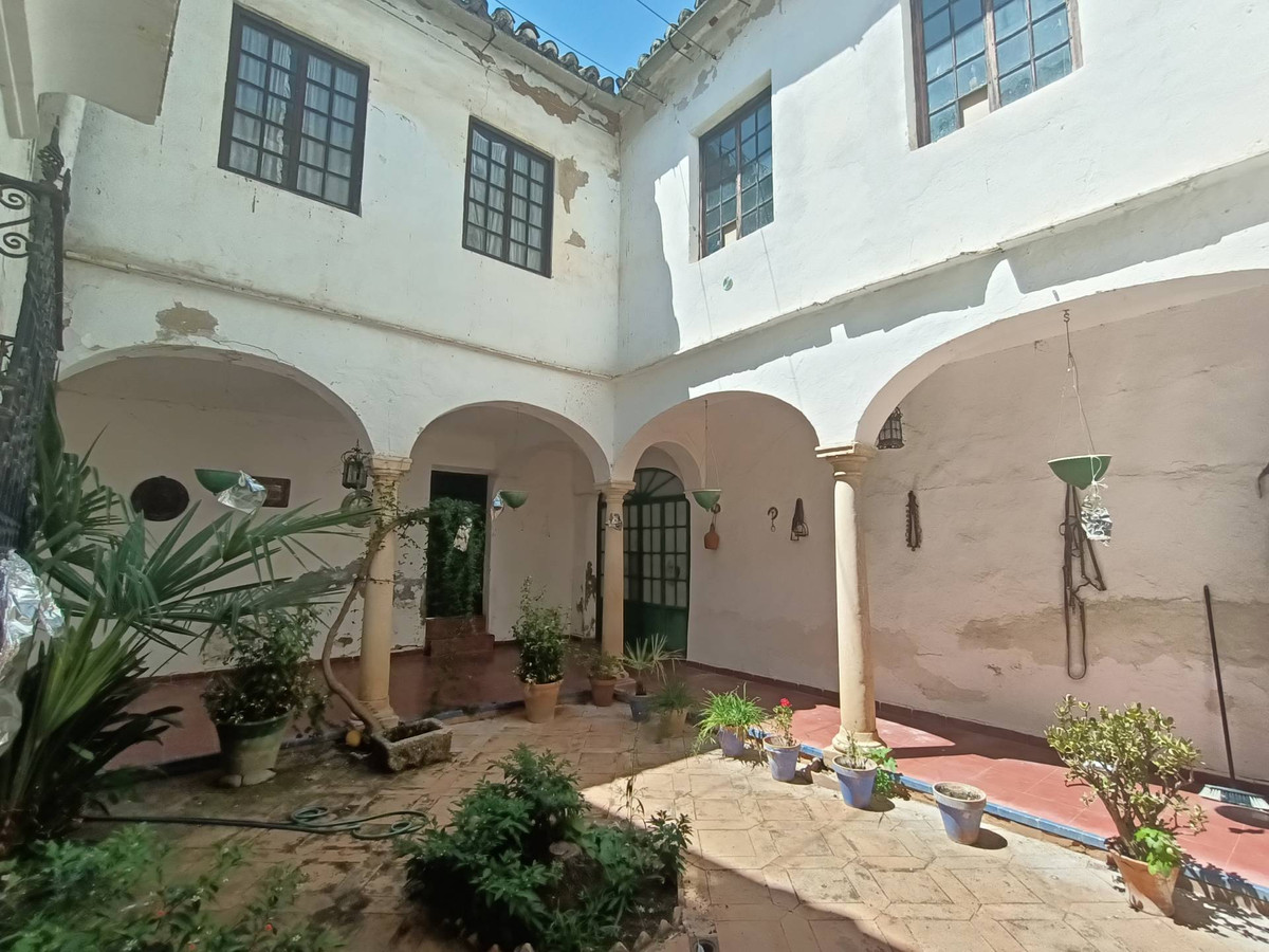 8 Bed Townhouse for sale in Ronda Costa Del Sol, Málaga, Spain