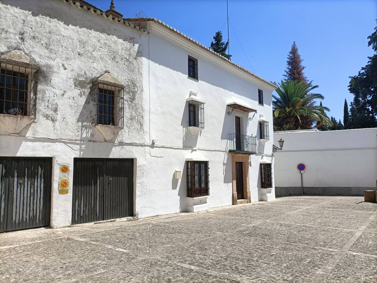8 Bed Townhouse for sale in Ronda Costa Del Sol, Málaga, Spain