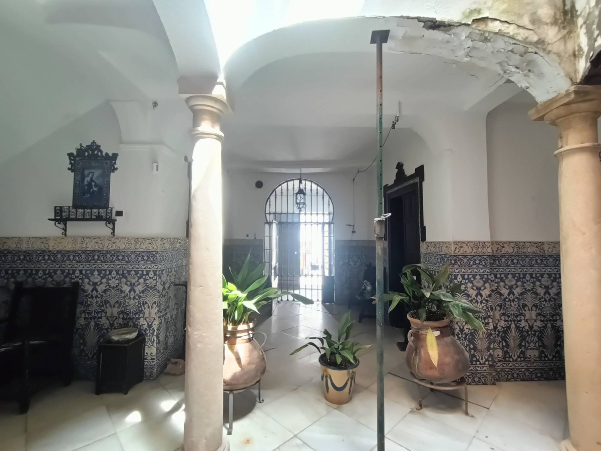 8 Bed Townhouse for sale in Ronda Costa Del Sol, Málaga, Spain