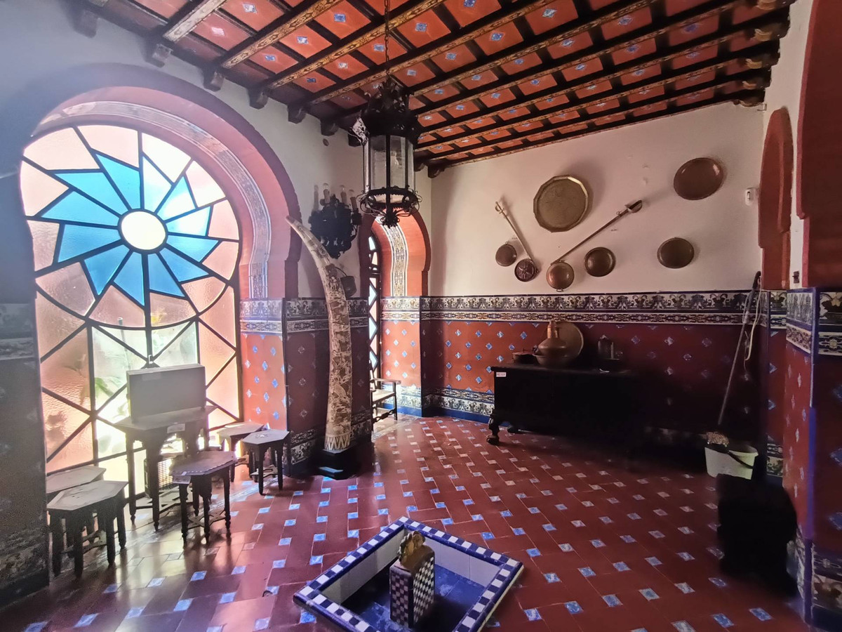 8 Bed Townhouse for sale in Ronda Costa Del Sol, Málaga, Spain