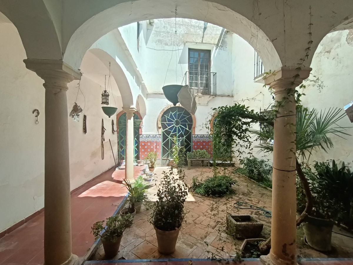 8 Bed Townhouse for sale in Ronda Costa Del Sol, Málaga, Spain
