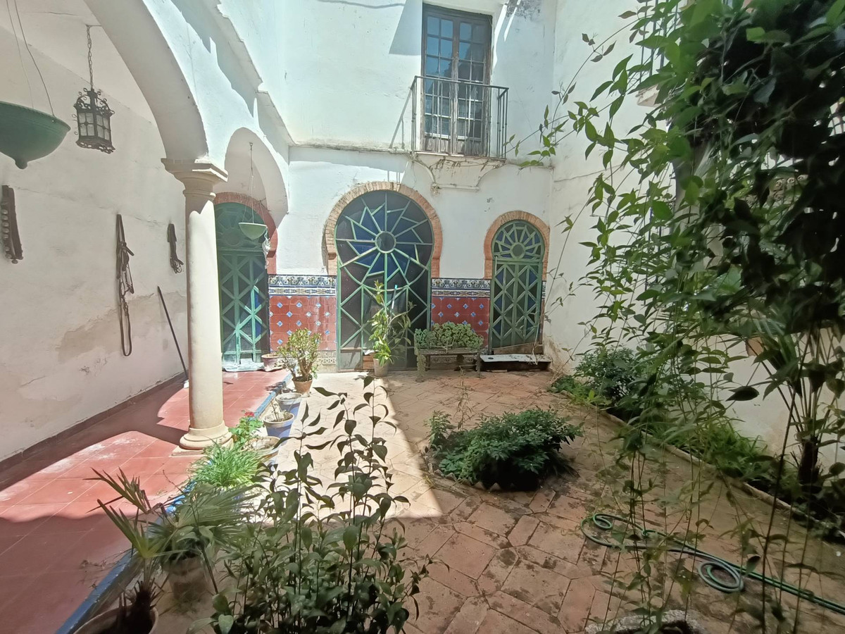 8 Bed Townhouse for sale in Ronda Costa Del Sol, Málaga, Spain