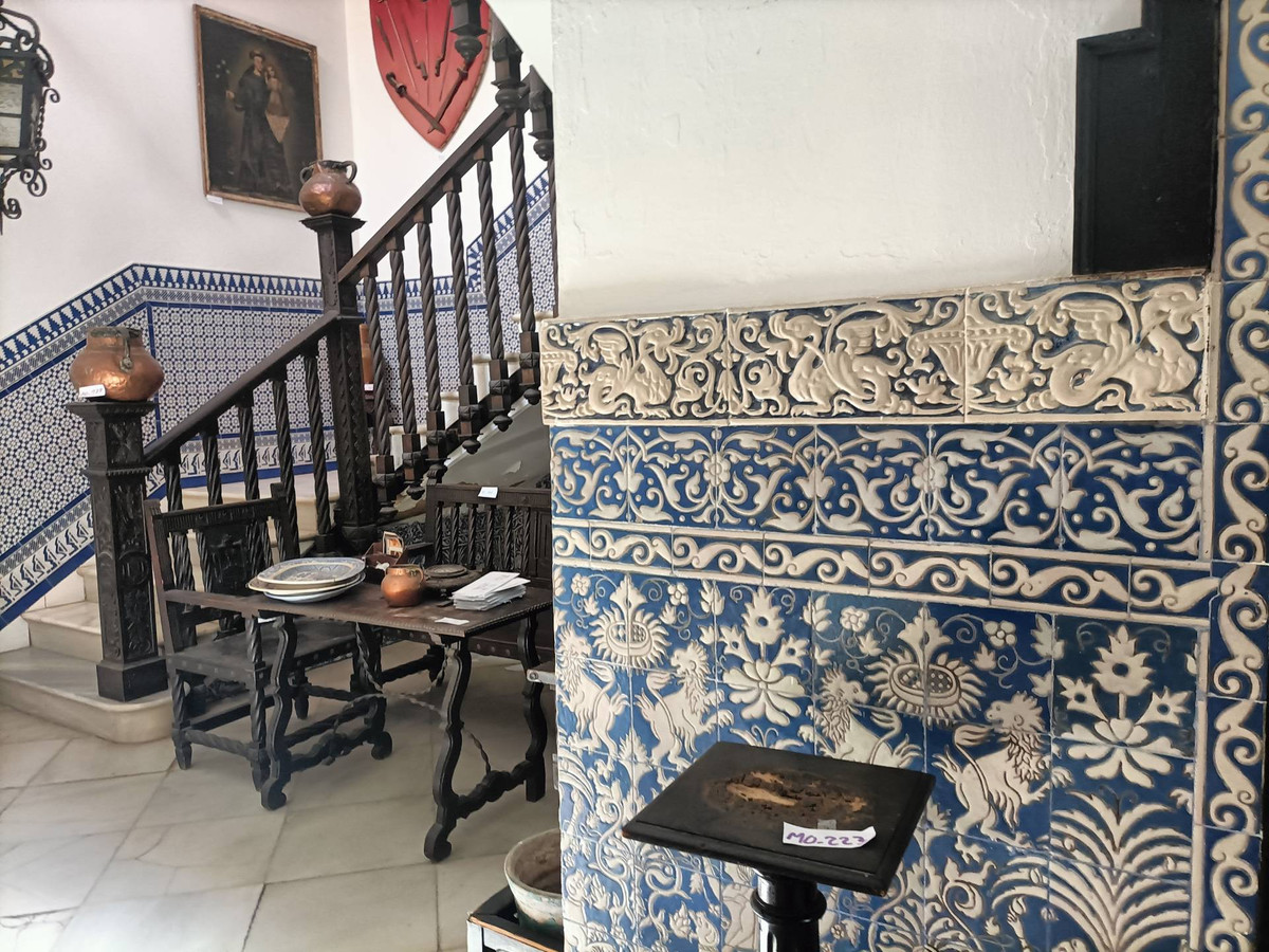 8 Bed Townhouse for sale in Ronda Costa Del Sol, Málaga, Spain