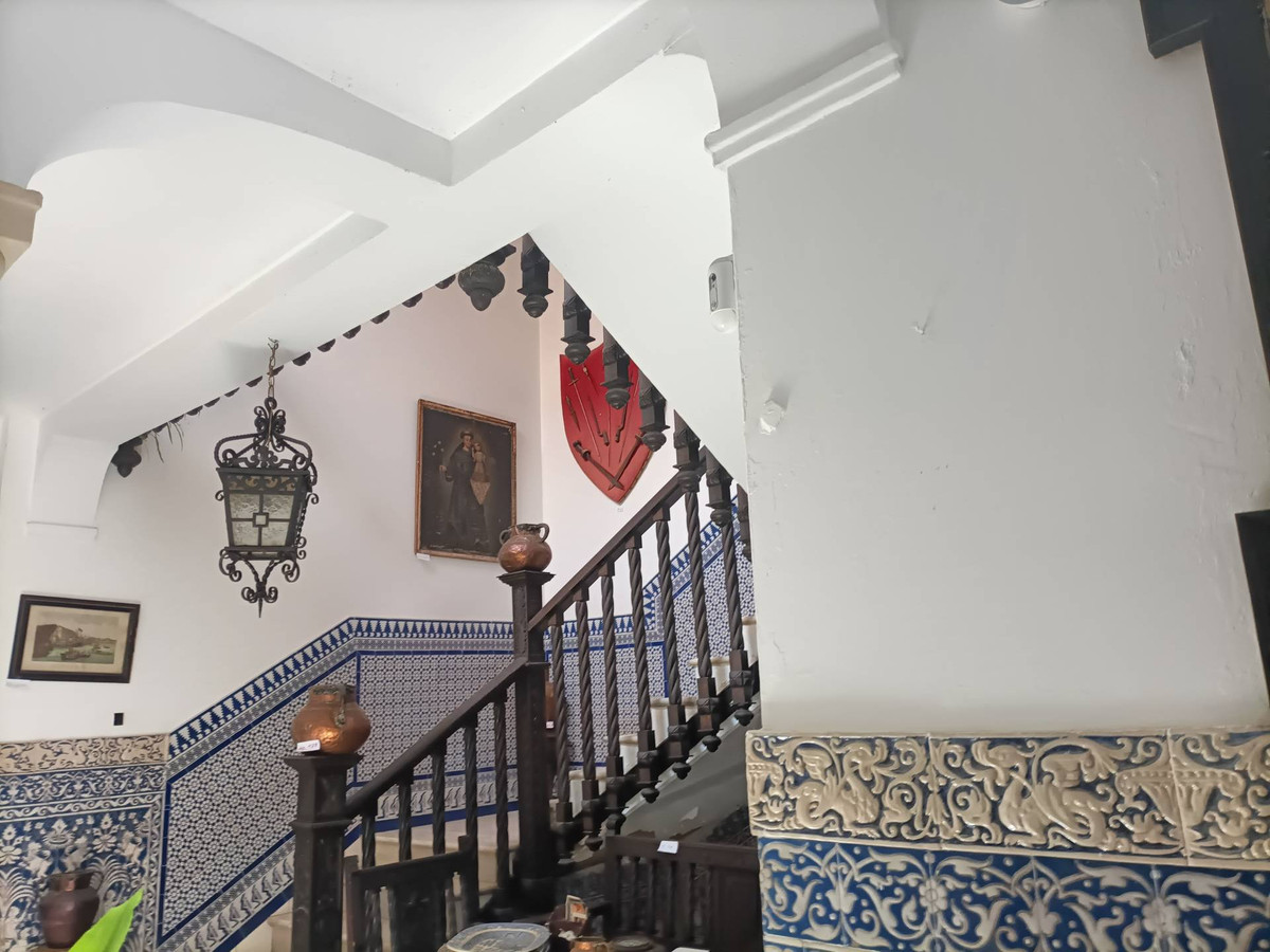 8 Bed Townhouse for sale in Ronda Costa Del Sol, Málaga, Spain