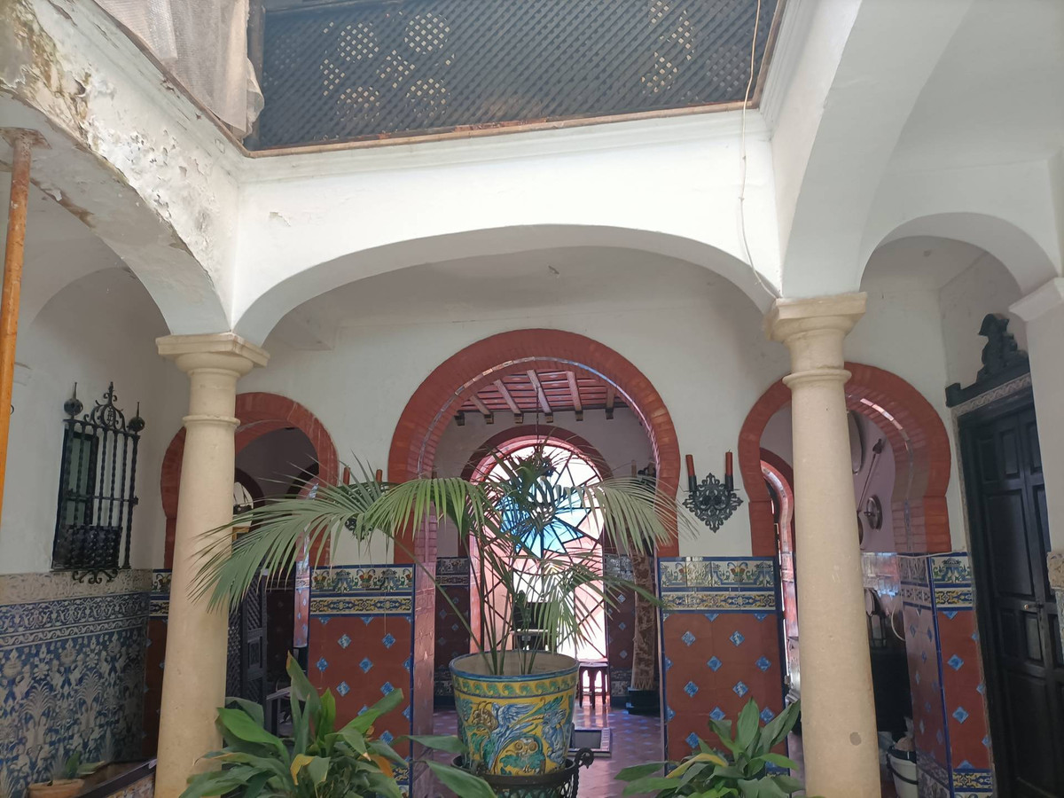8 Bed Townhouse for sale in Ronda Costa Del Sol, Málaga, Spain