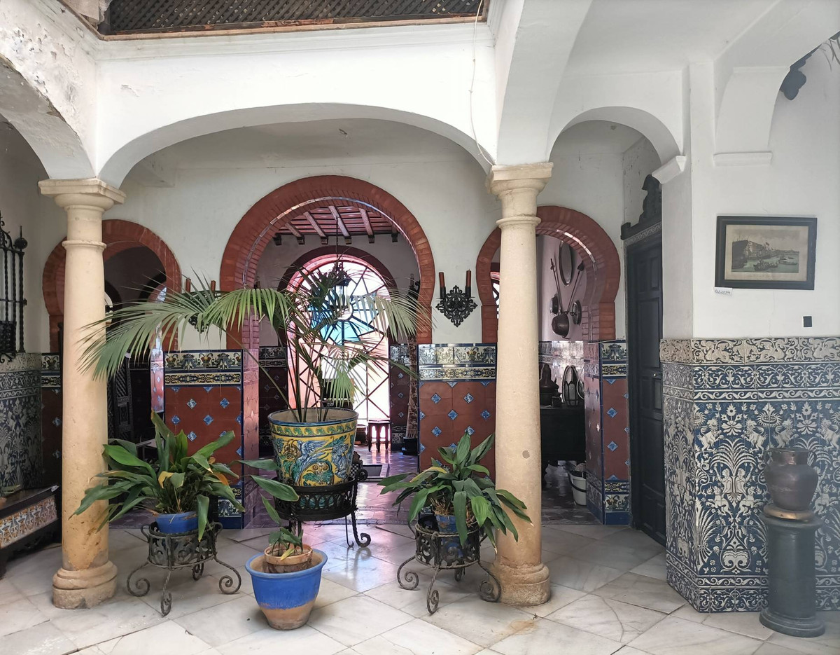 8 Bed Townhouse for sale in Ronda Costa Del Sol, Málaga, Spain