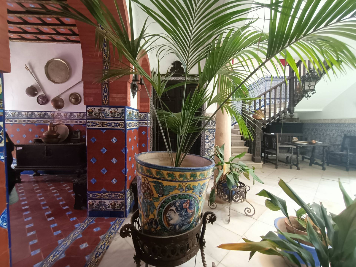 8 Bed Townhouse for sale in Ronda Costa Del Sol, Málaga, Spain