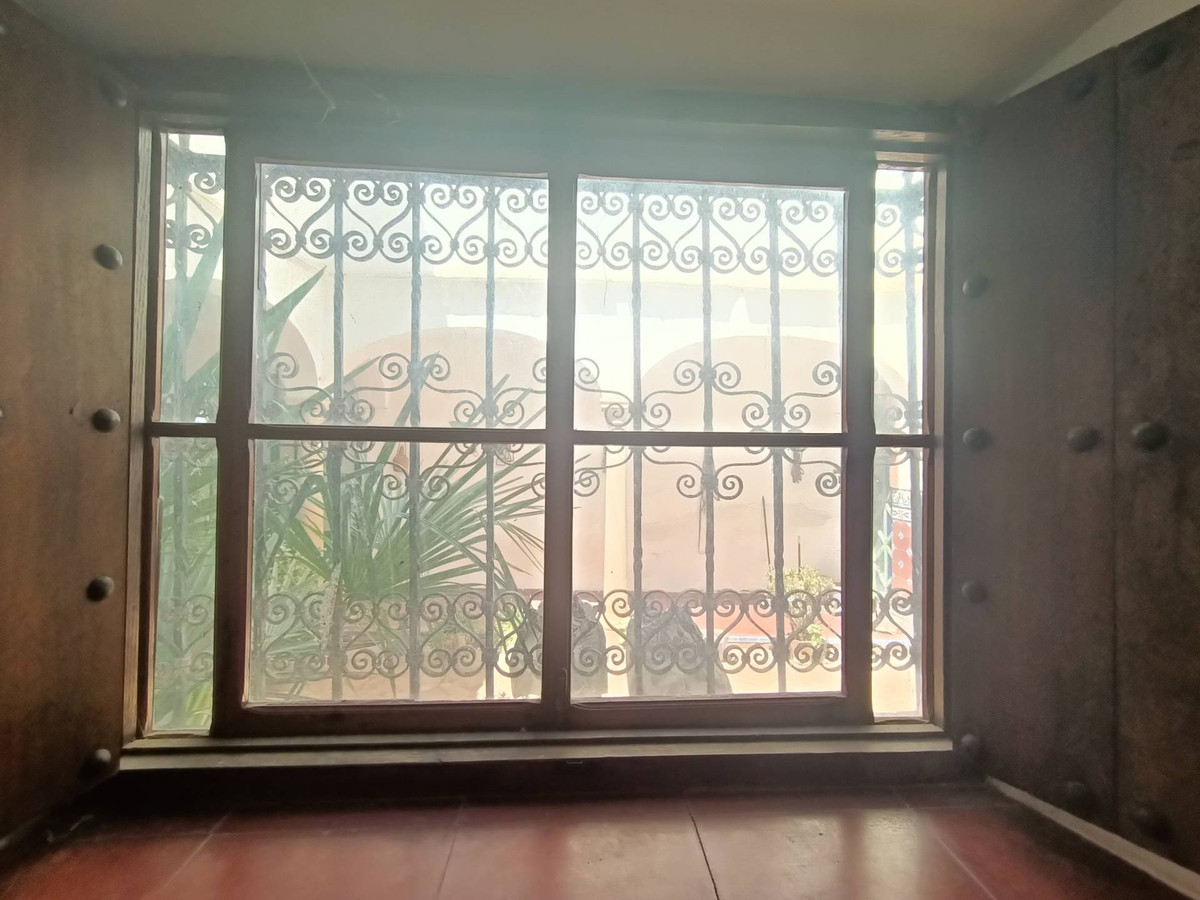 8 Bed Townhouse for sale in Ronda Costa Del Sol, Málaga, Spain