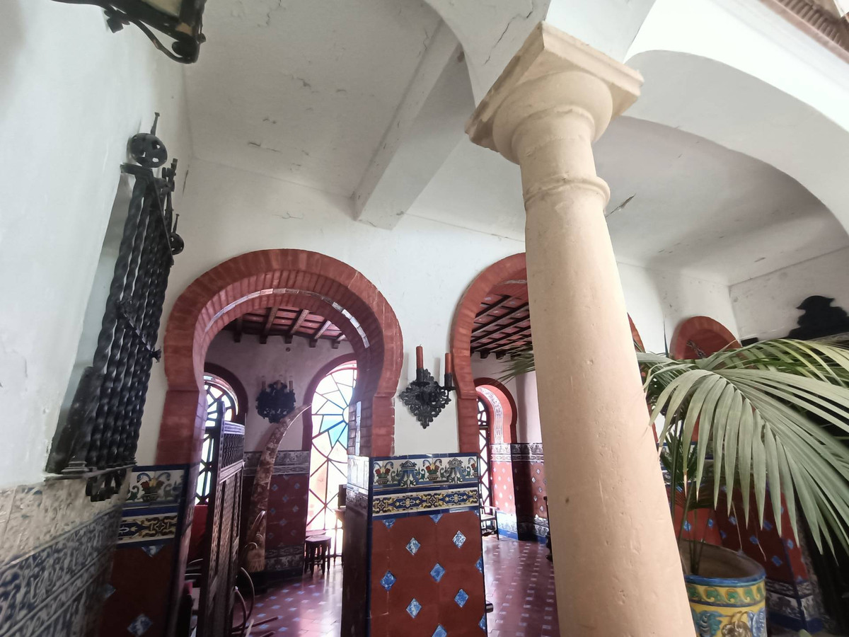 8 Bed Townhouse for sale in Ronda Costa Del Sol, Málaga, Spain