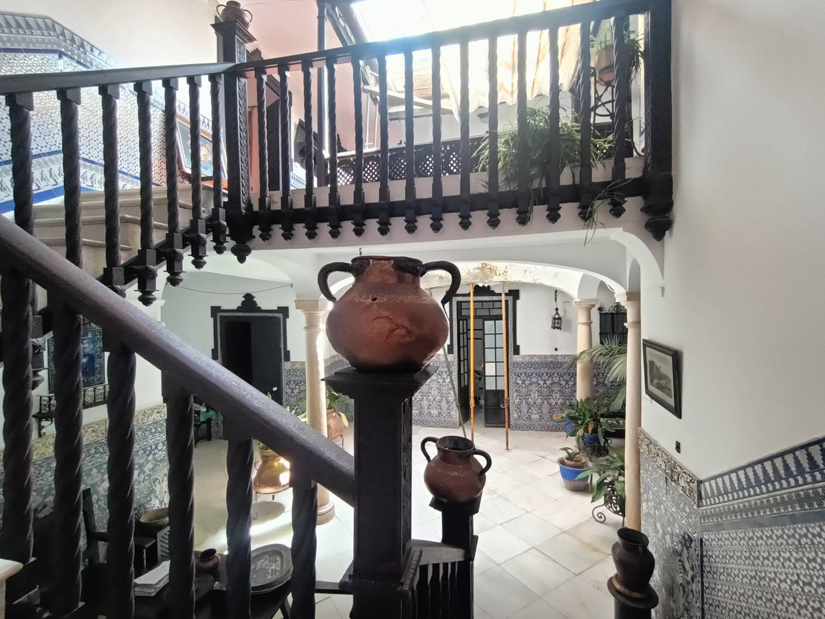 8 Bed Townhouse for sale in Ronda Costa Del Sol, Málaga, Spain