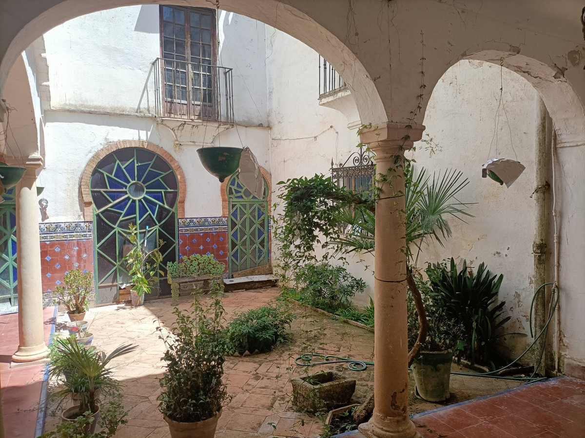 8 Bed Townhouse for sale in Ronda Costa Del Sol, Málaga, Spain