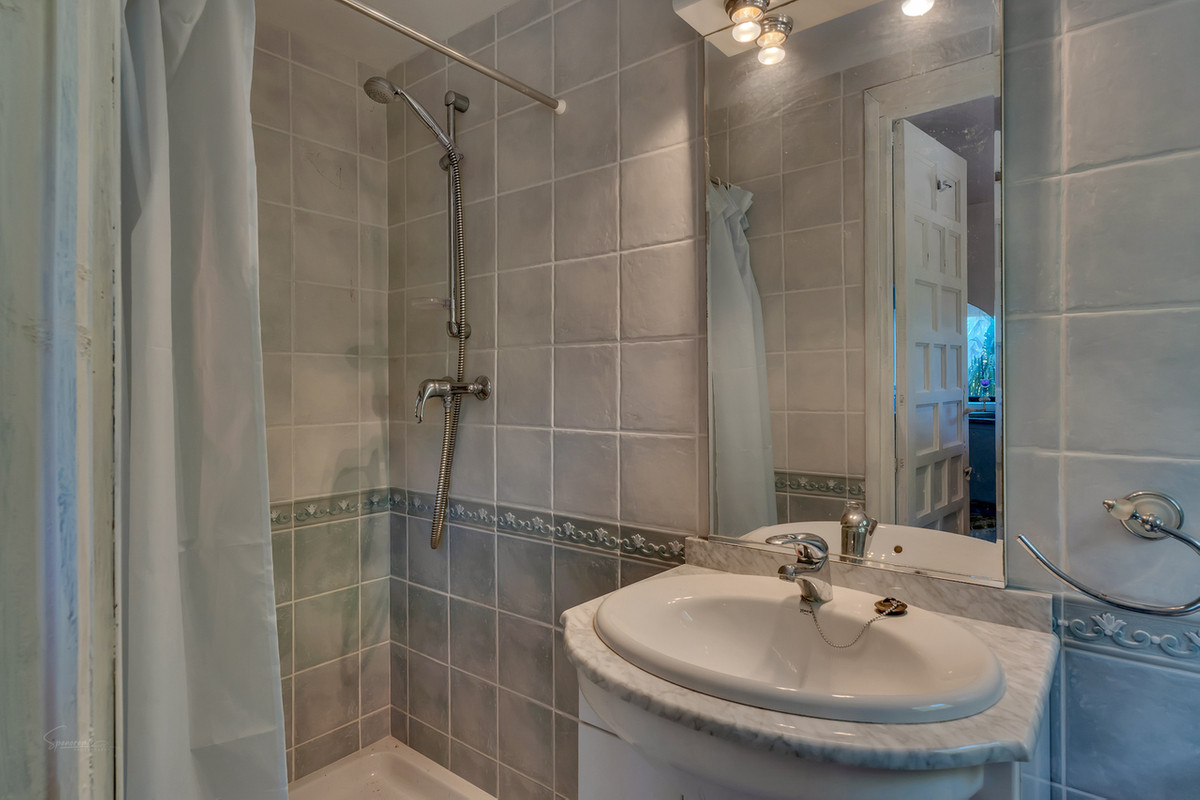 Se vende Villa - Chalet de 4 dormitorios en Costa Blanca, Alicante, España