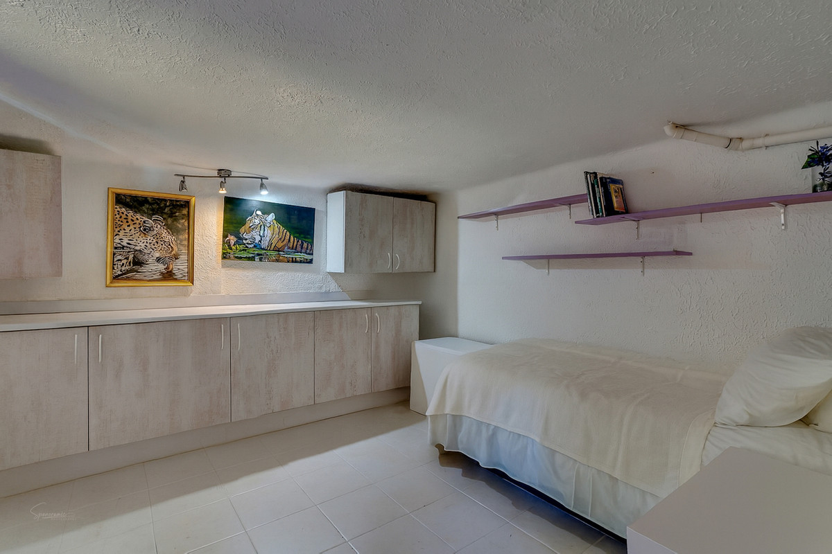 Se vende Villa - Chalet de 4 dormitorios en Costa Blanca, Alicante, España