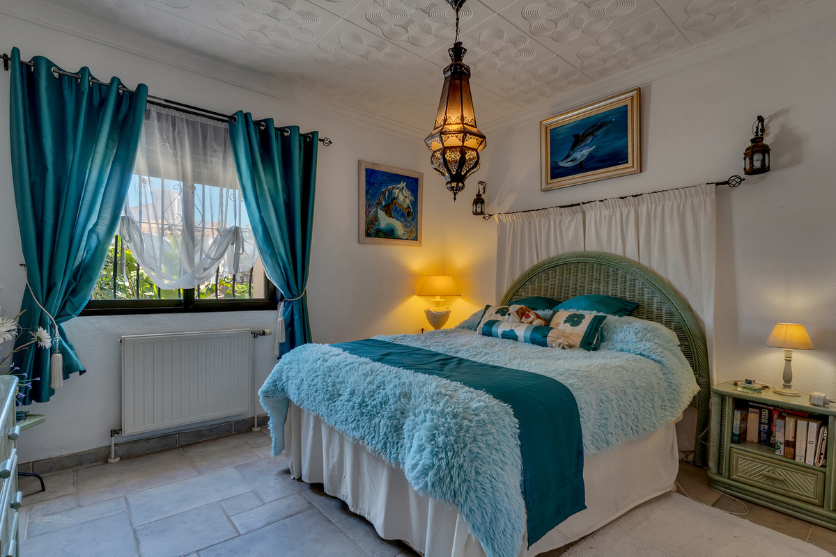 Se vende Villa - Chalet de 4 dormitorios en Costa Blanca, Alicante, España