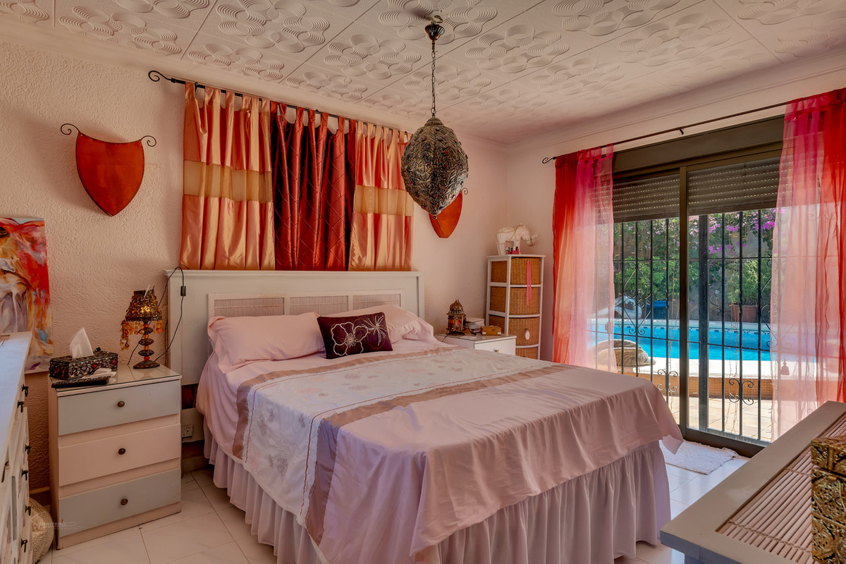 Se vende Villa - Chalet de 4 dormitorios en Costa Blanca, Alicante, España