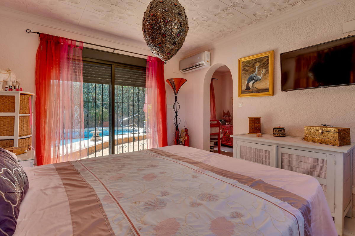 Se vende Villa - Chalet de 4 dormitorios en Costa Blanca, Alicante, España
