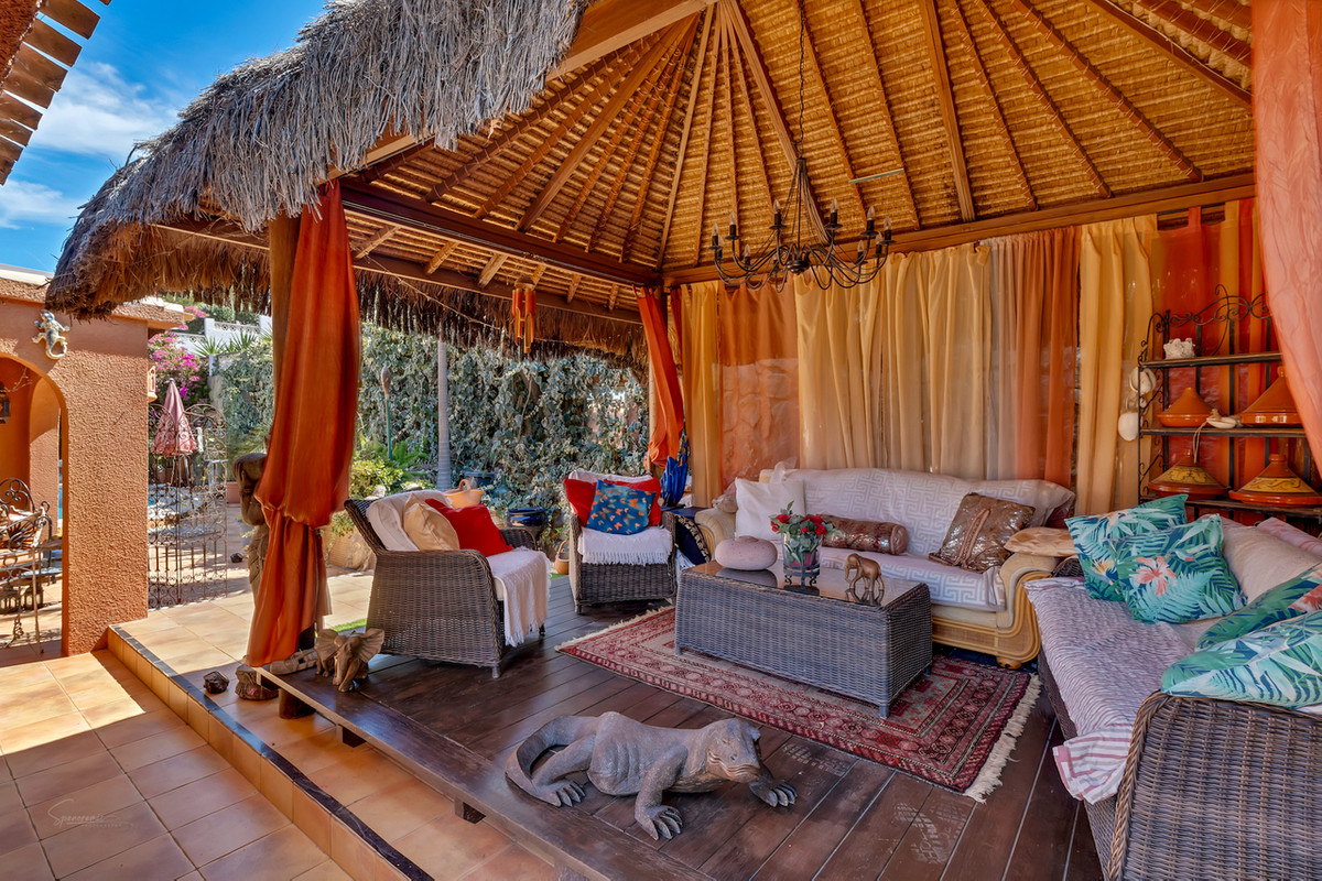 Se vende Villa - Chalet de 4 dormitorios en Costa Blanca, Alicante, España