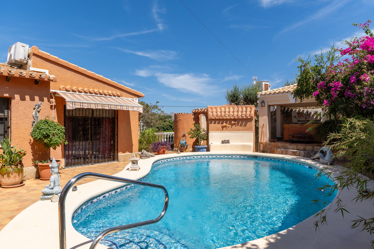 Se vende Villa - Chalet de 4 dormitorios en Costa Blanca, Alicante, España