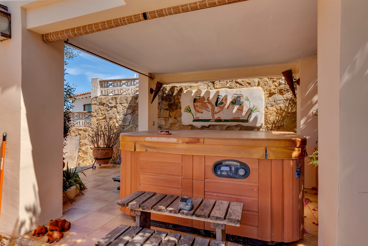 Se vende Villa - Chalet de 4 dormitorios en Costa Blanca, Alicante, España