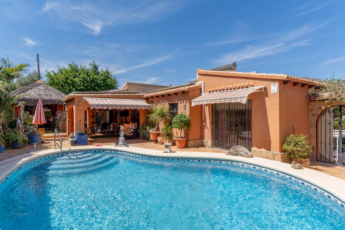 Se vende Villa - Chalet de 4 dormitorios en Costa Blanca, Alicante, España