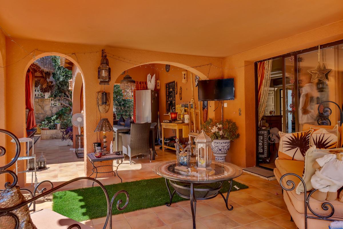 Se vende Villa - Chalet de 4 dormitorios en Costa Blanca, Alicante, España