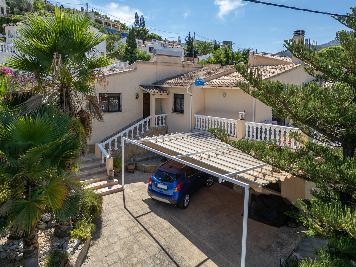 Se vende Villa - Chalet de 4 dormitorios en Costa Blanca, Alicante, España