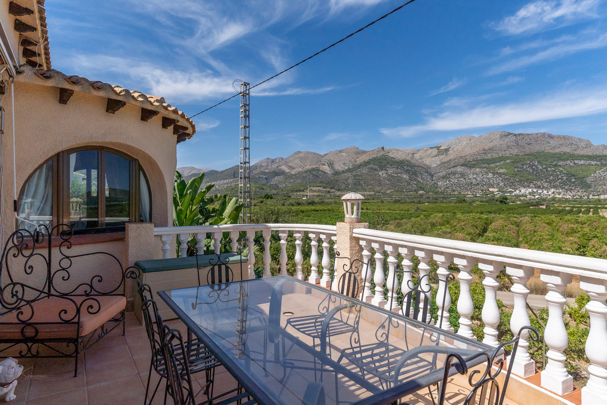 Se vende Villa - Chalet de 4 dormitorios en Costa Blanca, Alicante, España