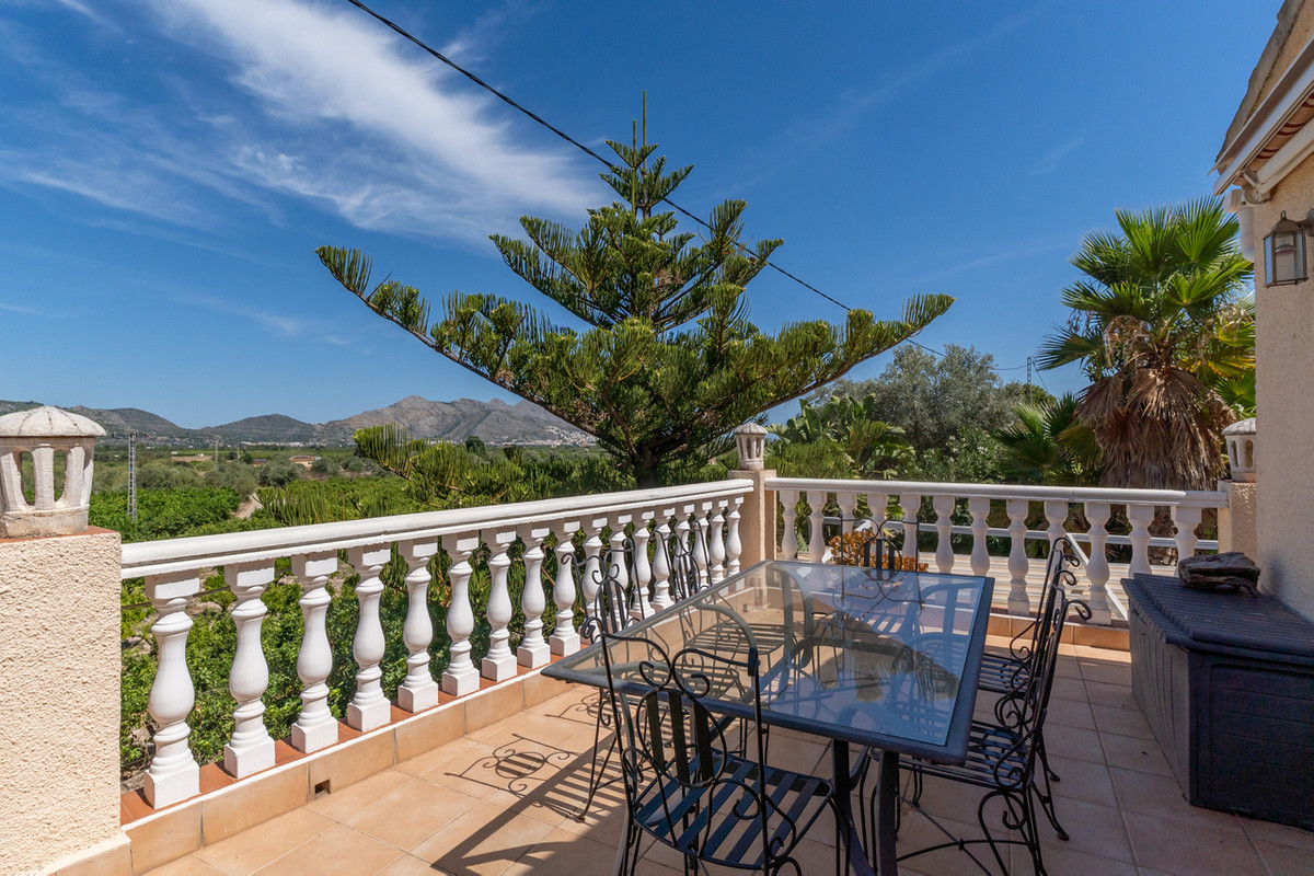 Se vende Villa - Chalet de 4 dormitorios en Costa Blanca, Alicante, España