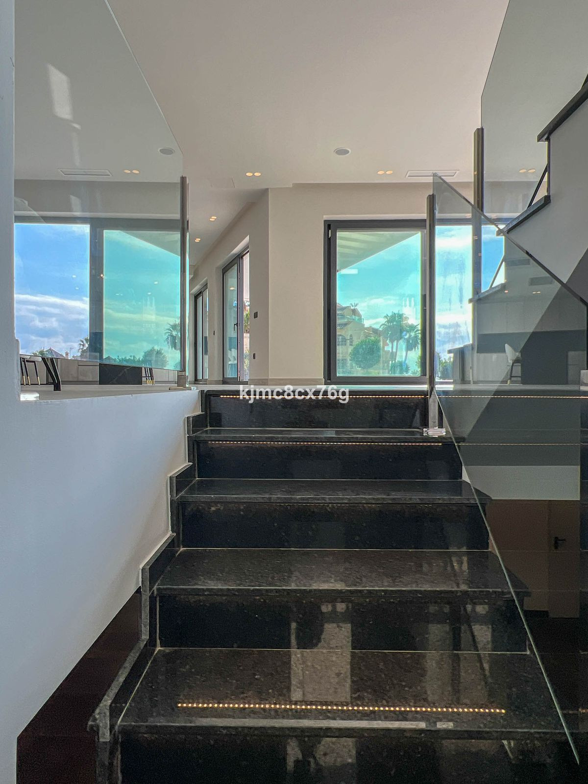 Se vende Villa - Chalet de 5 dormitorios en Costa Del Sol, Málaga, España