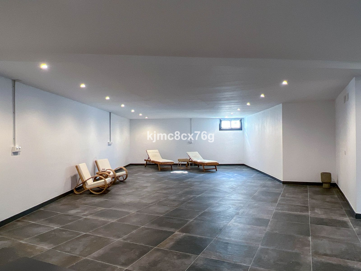 Se vende Villa - Chalet de 5 dormitorios en Costa Del Sol, Málaga, España