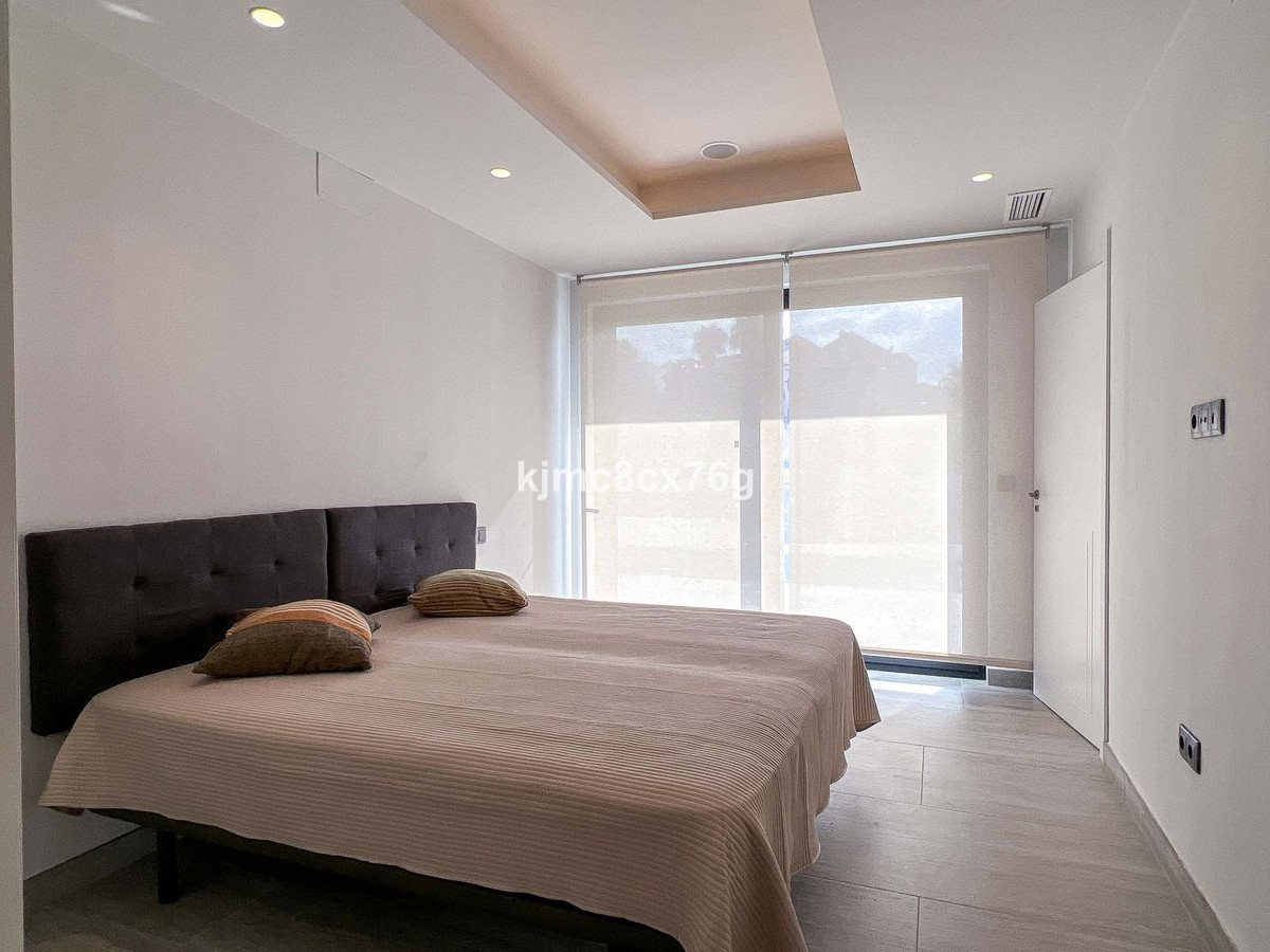 Se vende Villa - Chalet de 5 dormitorios en Costa Del Sol, Málaga, España
