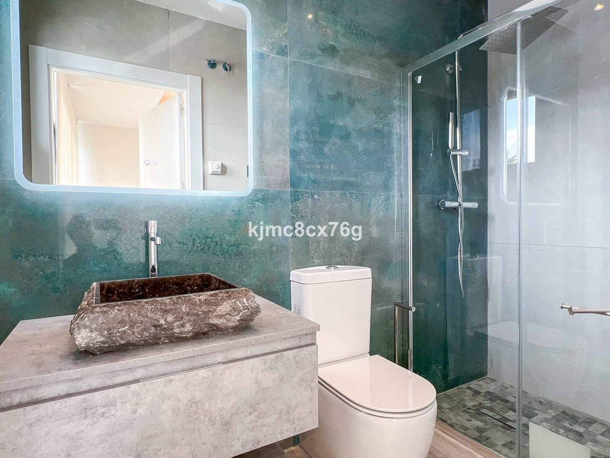 Se vende Villa - Chalet de 5 dormitorios en Costa Del Sol, Málaga, España
