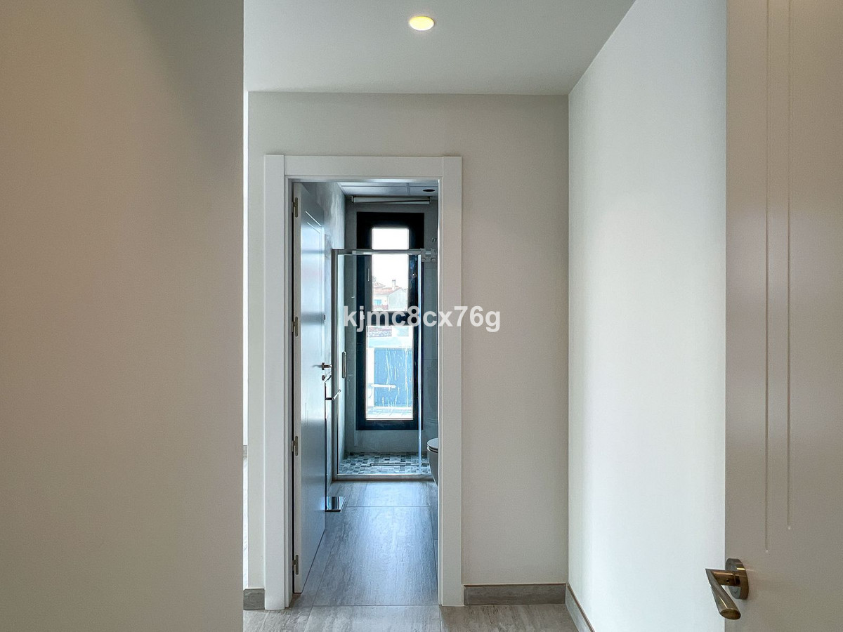 Se vende Villa - Chalet de 5 dormitorios en Costa Del Sol, Málaga, España