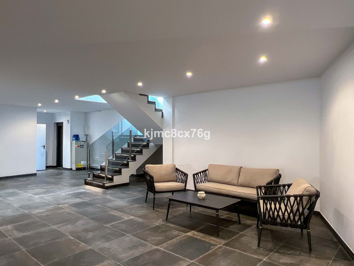 Se vende Villa - Chalet de 5 dormitorios en Costa Del Sol, Málaga, España