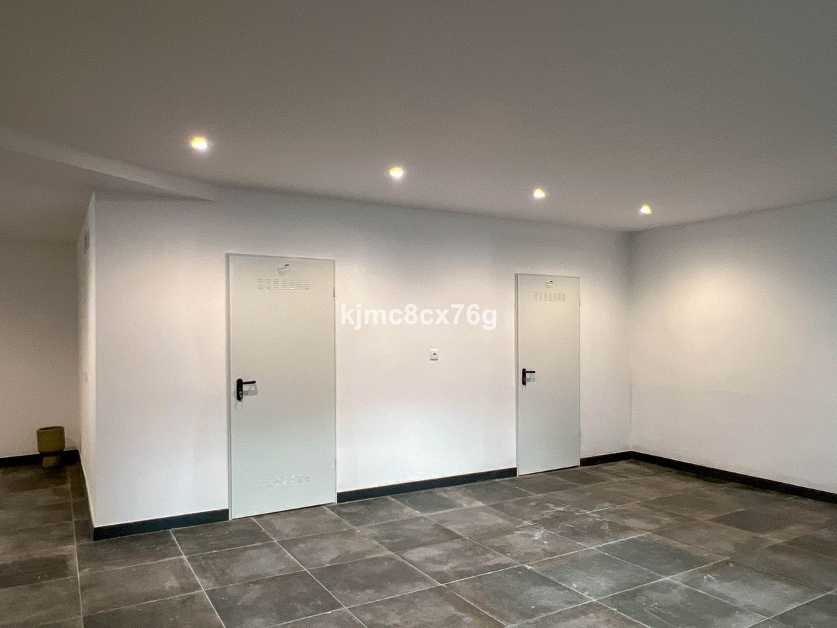 Se vende Villa - Chalet de 5 dormitorios en Costa Del Sol, Málaga, España