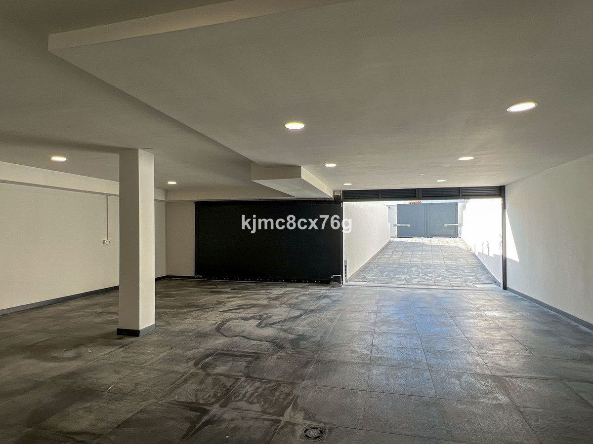 Se vende Villa - Chalet de 5 dormitorios en Costa Del Sol, Málaga, España