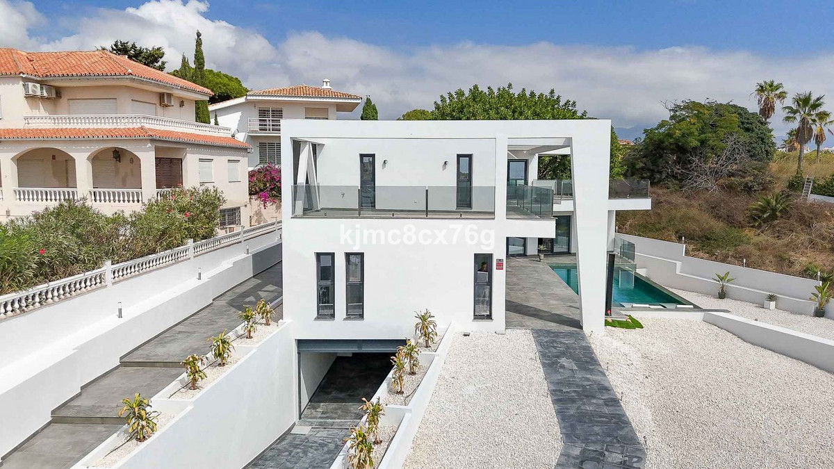Se vende Villa - Chalet de 5 dormitorios en Costa Del Sol, Málaga, España