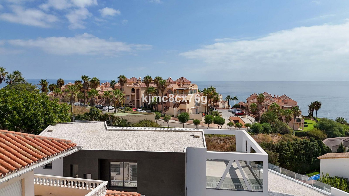Se vende Villa - Chalet de 5 dormitorios en Costa Del Sol, Málaga, España