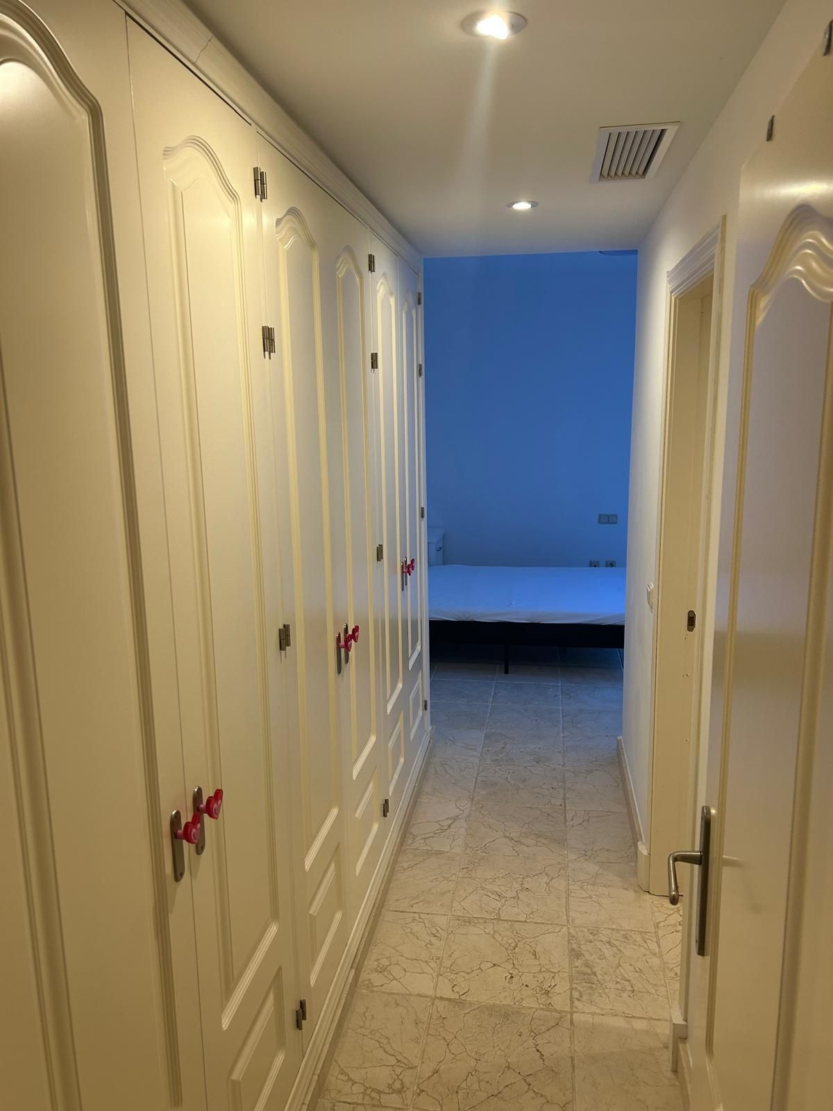 3 Bed Apartment for sale in Benahavís Costa Del Sol, Málaga, Spain