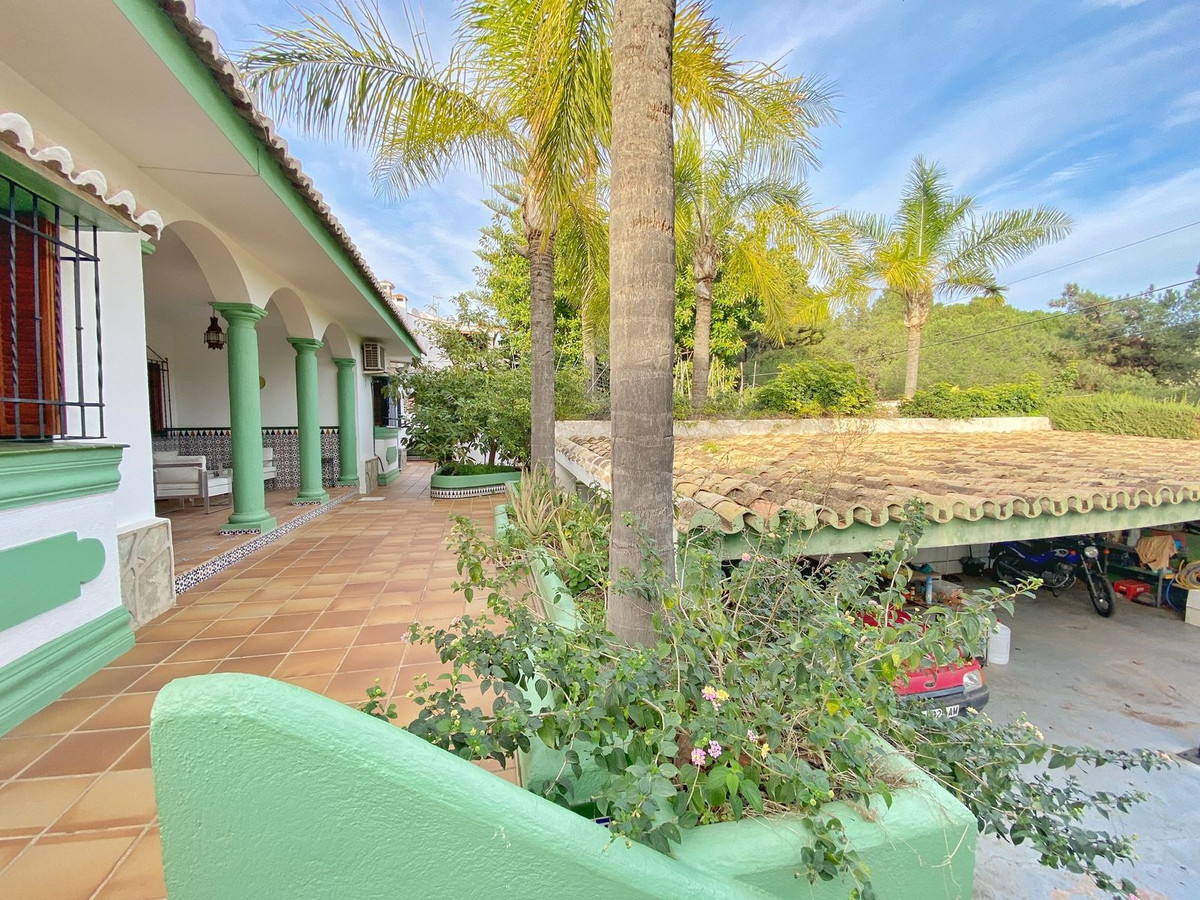 5 Bed Townhouse for sale in Marbella Costa Del Sol, Málaga, Spain