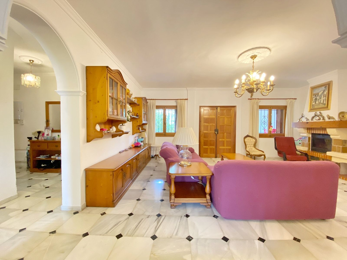 5 Bed Townhouse for sale in Marbella Costa Del Sol, Málaga, Spain