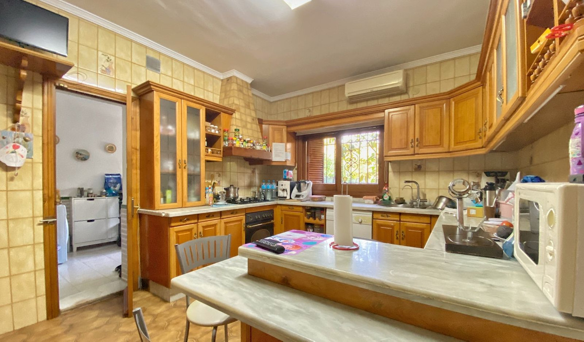 5 Bed Townhouse for sale in Marbella Costa Del Sol, Málaga, Spain