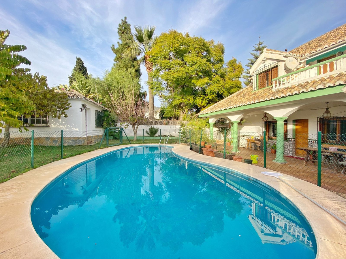 5 Bed Townhouse for sale in Marbella Costa Del Sol, Málaga, Spain