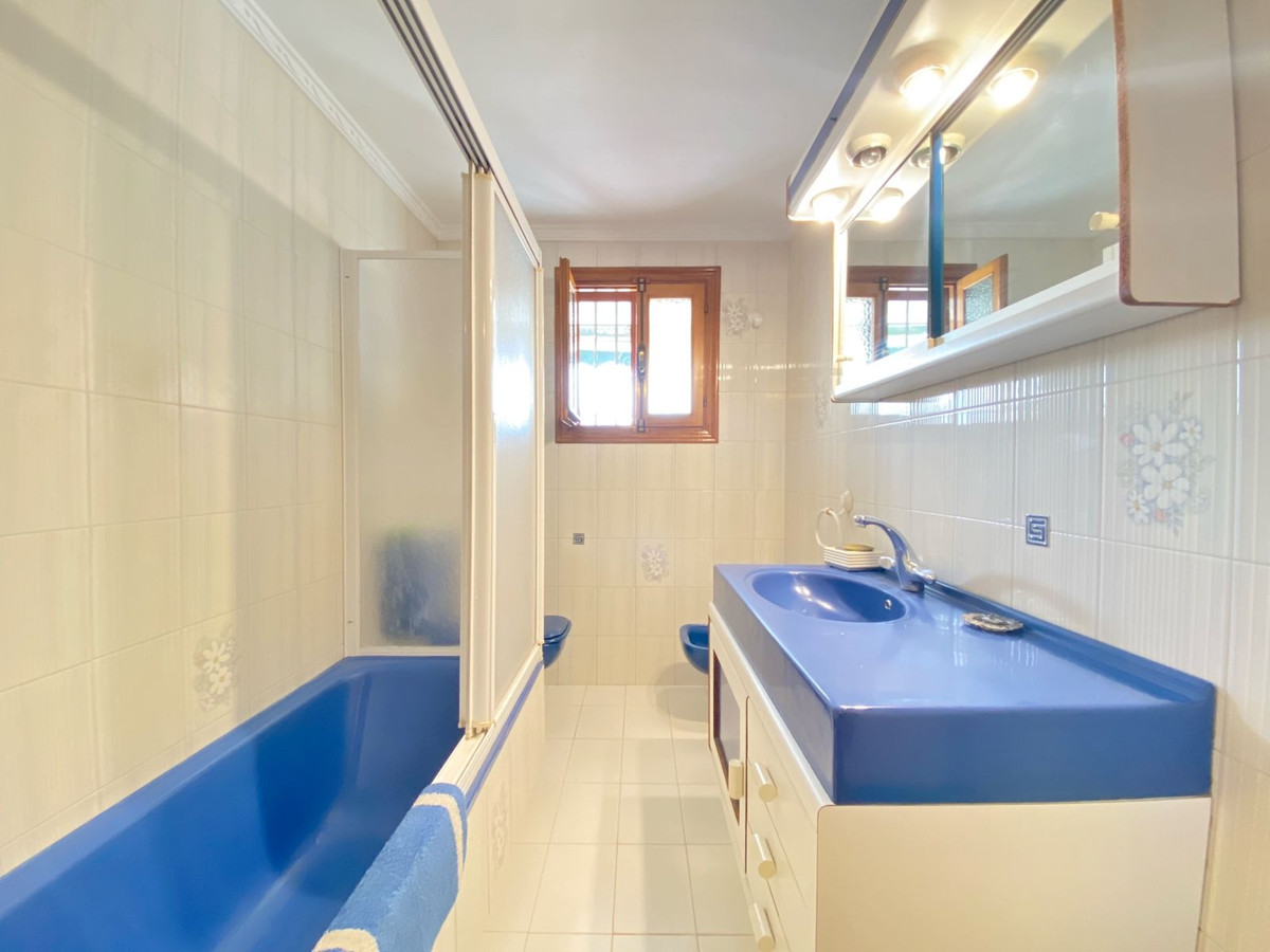 5 Bed Townhouse for sale in Marbella Costa Del Sol, Málaga, Spain