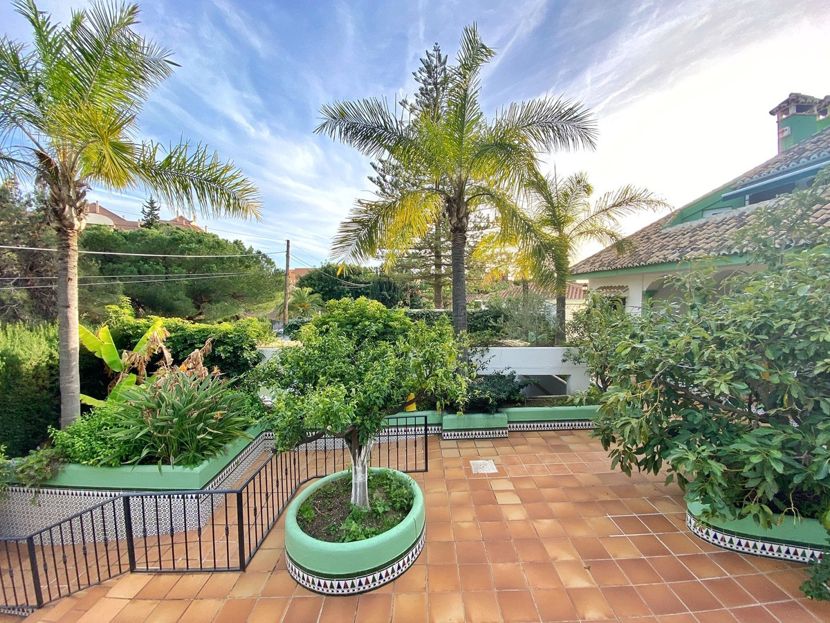 5 Bed Townhouse for sale in Marbella Costa Del Sol, Málaga, Spain