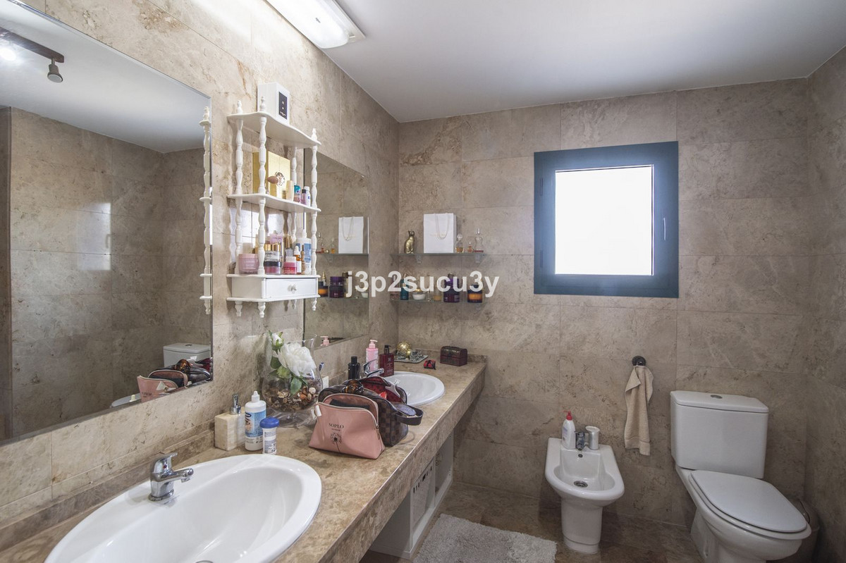 2 Bed Apartment for sale in Marbella Costa Del Sol, Málaga, Spain