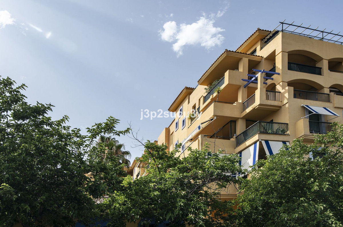 2 Bed Apartment for sale in Marbella Costa Del Sol, Málaga, Spain